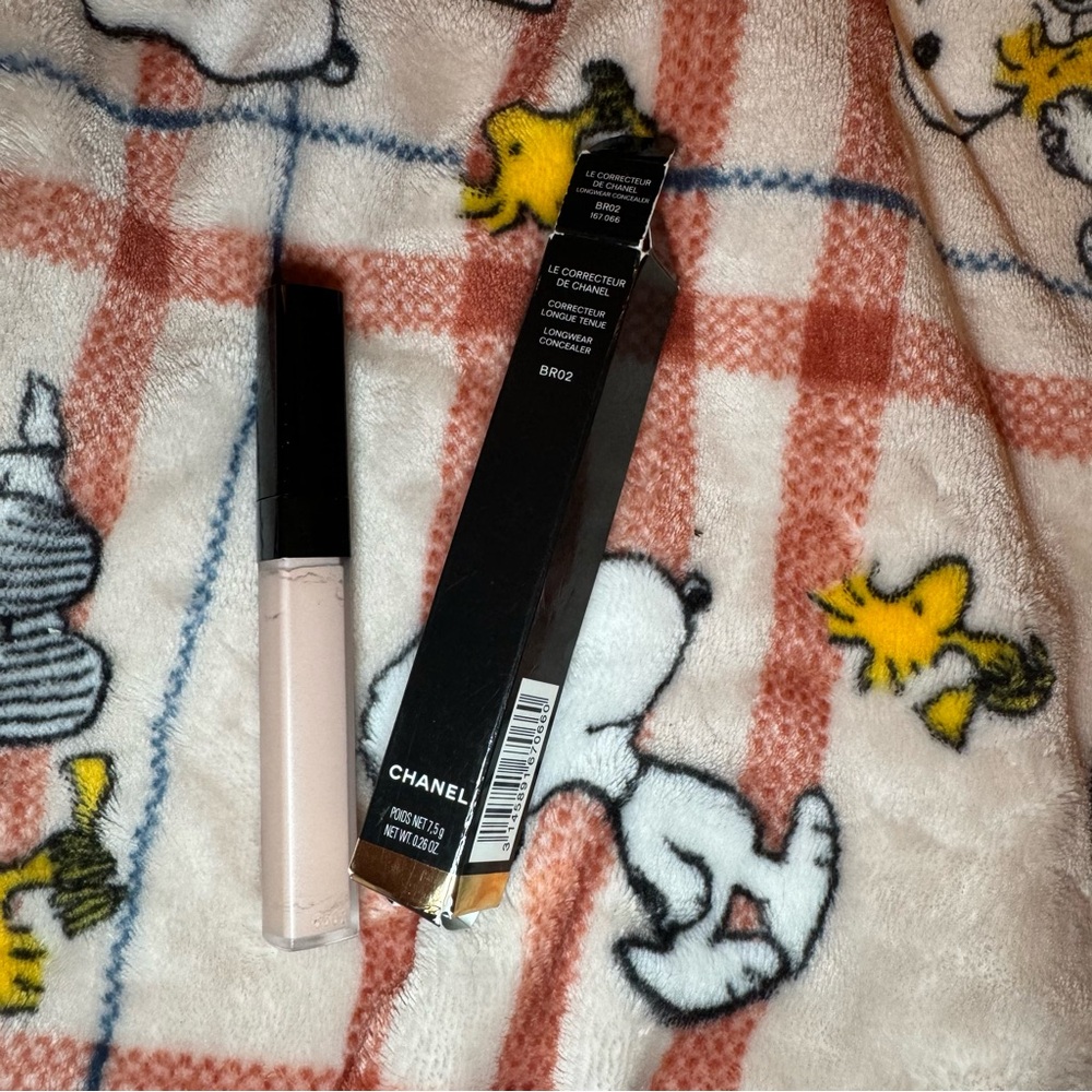 Chanel concealer br02